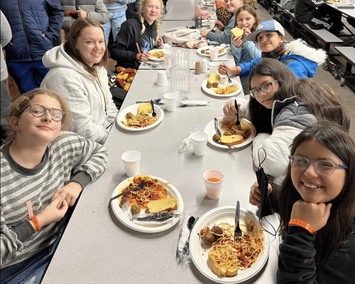 winter-camp-2022-food-girls-table