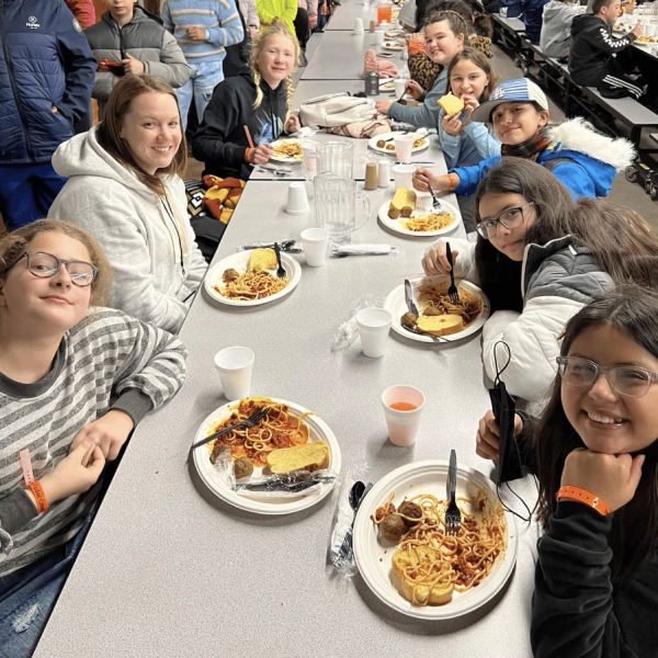 winter-camp-2022-food-girls-table